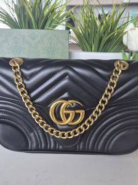 Gucci Black Quilted Shoulder Bag with Gold Double G Chain